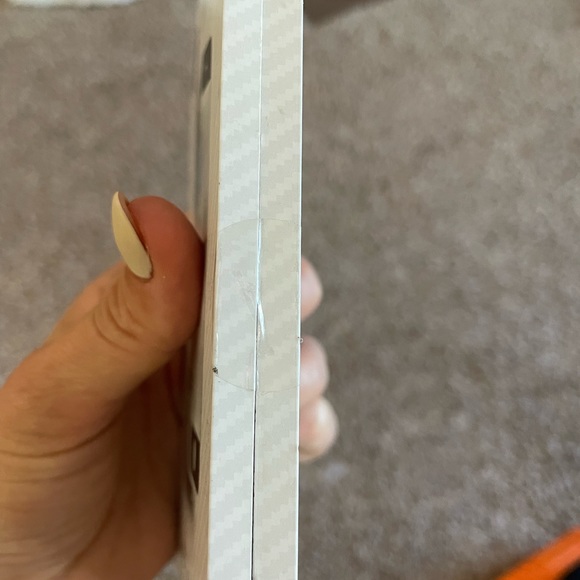 Lumee carbon fiber screen protector for 🍎7plus. - Picture 3 of 3